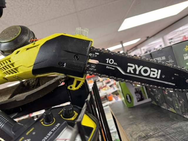 DickerandDeal's tweet photo. Ready to take on your next project? 🔥🛠️ Dicker &amp; Deal has everything you need—from chainsaws to heaters and more! Stop by our Cedar Street location in Lansing and see what’s new. Don’t miss out on the best deals in town! https://t.co/jXrffc0j8I