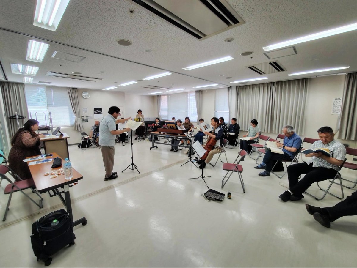 ca_setouchi's tweet photo. メサイア第2部のワークショップ発表会が今週の日曜日に開催されます

ワークショップ発表
メサイア第二部
2026/6/7(日曜日)
17時開場17時30分開演
東広島市くらら小ホール
入場無料

♪写真はワークショップに先駆けて実施した合唱の事前練習の様子です。

#古楽 #メサイア #発表会 #ヘンデル #くらら https://t.co/XjI7M0gb9C