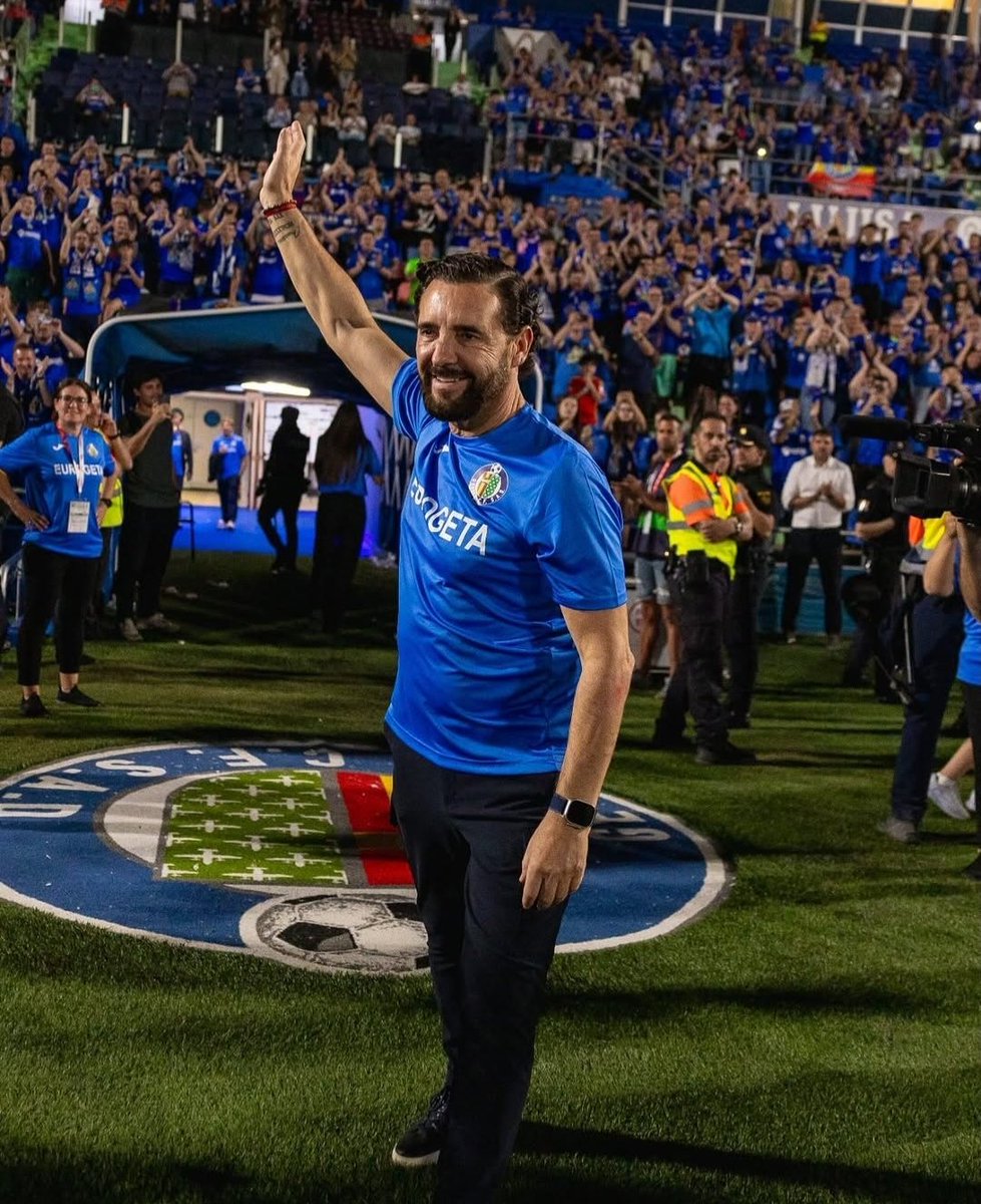 MasQueAzules's tweet photo. 💥 Informa @GemmitaSantos en @deportescope 

❌🔵 José BORDALÁS y su entorno NIEGAN que esté cerca de marcharse del @GetafeCF ahora mismo.

🤔🔛 Insisten en que su CONTINUIDAD NO ESTÁ DESCARTADA ni mucho menos.

🗣️ Se sigue negociando entre el club y su agencia de representación. https://t.co/G79rs7QxKs