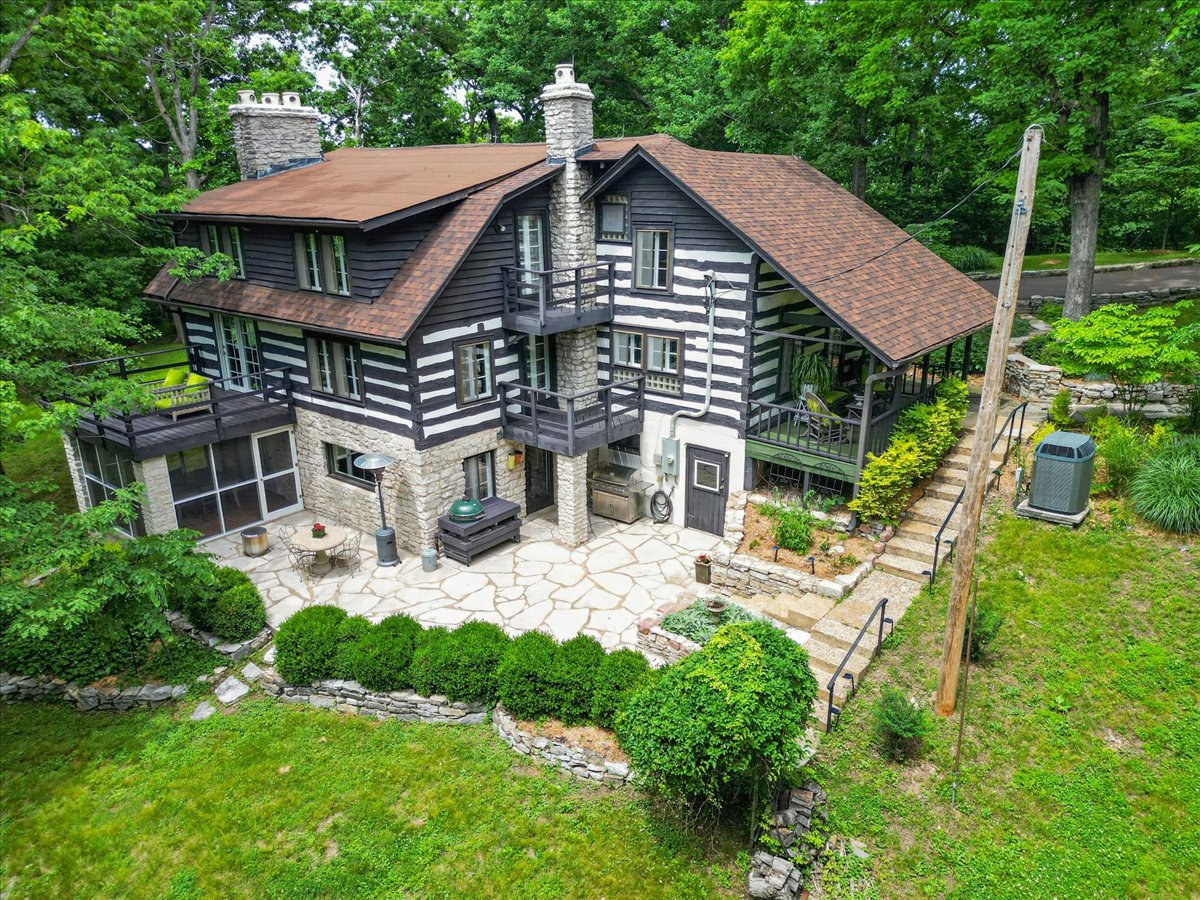 squawkyone's tweet photo. New Listing &amp; Featured Listing of the Day!

📍16643 Caulks Creek Ridge Road - Wildwood, MO 63005

 $1,200,000
 
For more info please call:

Property Listed By:
Cathy Shaw-Connely
(636) 346-4960

John Shaw
(314) 503-4882

Matt Shaw
(314) 503-4872

Tom Shaw Realtors
(636) 532-1922 https://t.co/L9GThRyjNZ