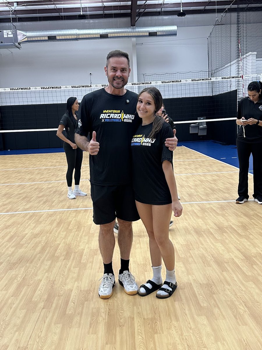 JordynnW_24's tweet photo. Awesome time learning from Olympic gold medalist setter Ricardinho! 🏐 It was an incredible opportunity to learn from one of the greatest setters in the game. Thank you to Volleyworld for organizing such a great clinic! #SetterLife #Volleyball #OlympicChampion #Ricardinho https://t.co/DPvRQGnxfn