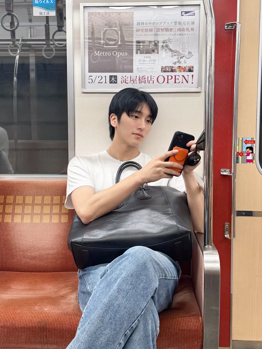 forxhoney's tweet photo. 260603 Sebin Instagram Post 

うめだめっちゃええやんー😚

#오메가엑스 #세빈 
#OMEGA_X #SEBIN https://t.co/1VrA6LVshF