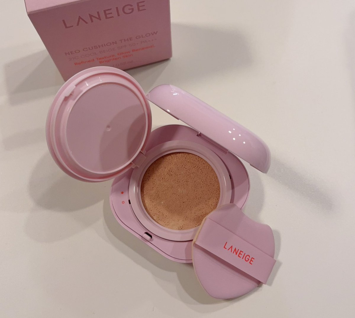 crysta11328's tweet photo. #PR #LANEIGE #ラネージュ #ネオクッション
ANEIGE ネオクッション ザ グロウ🤍
21C クールベージュを使用✨
軽いつけ心地で肌になじみやすく、自然なツヤ感のある仕上がりが好み～厚塗り感が出にくく、頬まわりもなめらかな印象に◎
忙しい朝にも使いやすかったです😊 https://t.co/8WEfCGplk6