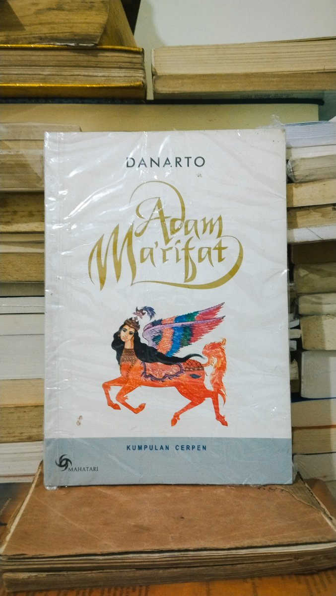 alfatj_'s tweet photo. akhirnya berjumpa realisme-magis dari Danarto lagi. kali ini lewat
Adam Ma'rifat dengan cover depan yang ciamik dari beliau.
#maybook https://t.co/fIM6BVNXFJ