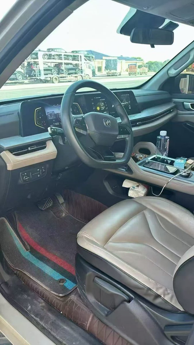 nolimitmiracle's tweet photo. Changan Hunter 2024 – hybrid pickup truck.
Dual-motor all-wheel drive, automatic transmission, multifunctional steering wheel, dual screens, to your door step 40M Naira https://t.co/bBjprW8OxN