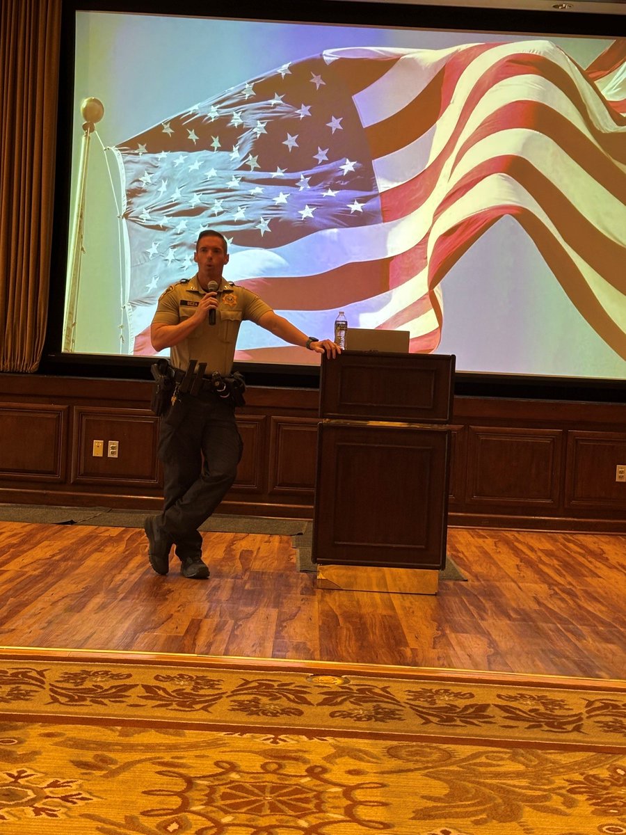 LVMPD_Summerlin's tweet photo. Last night, @lvmpd Search &amp; Rescue was activated, missing #FirstTuesday. Thanks to our community for joining the open townhall Q&amp;A! Great questions were asked and answered! @sienacommunity @summerlinlv @suncitysummerlin https://t.co/2dmzD6gtTS