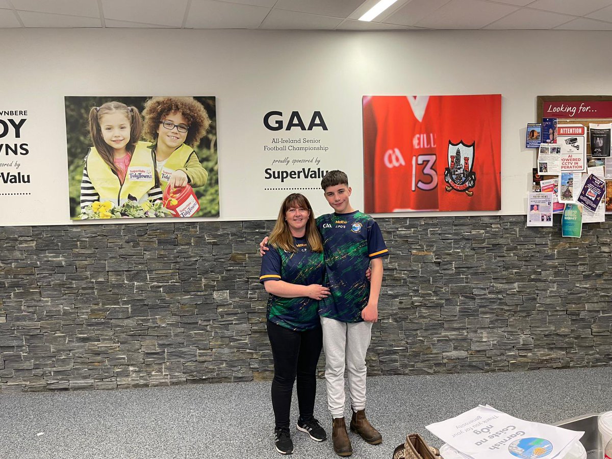 GarnishGAA's tweet photo. On Saturday, our Coiste na nÓg held their annual bag pack in SuperValu Castletownbere. A huge thank you to Chris, Lorraine, and everyone in SuperValu for their continued support, and sincere thanks to all our parents and players who took part in the bag pack.

A special word of thanks as well to Catherine Pad and Daniel for organising the event.