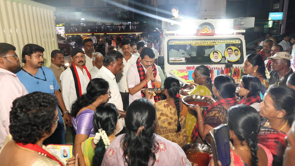 V_Senthilbalaji's tweet photo. கழகத் தலைவர், மாண்புமிகு தளபதி @mkstalin அவர்களின் ஆணைக்கிணங்க, இன்று கோவை தெற்கு தொகுதி ஒலம்பஸ் பகுதியில், கோவை தெற்கு சட்டமன்றத் தொகுதியில், எனக்கு வாக்களித்து வெற்றி பெற வைத்த பொது மக்களுக்கு எனது நெஞ்சார்ந்த நன்றிகளை தெரிவித்த போது.. https://t.co/lzXZHrcTe2