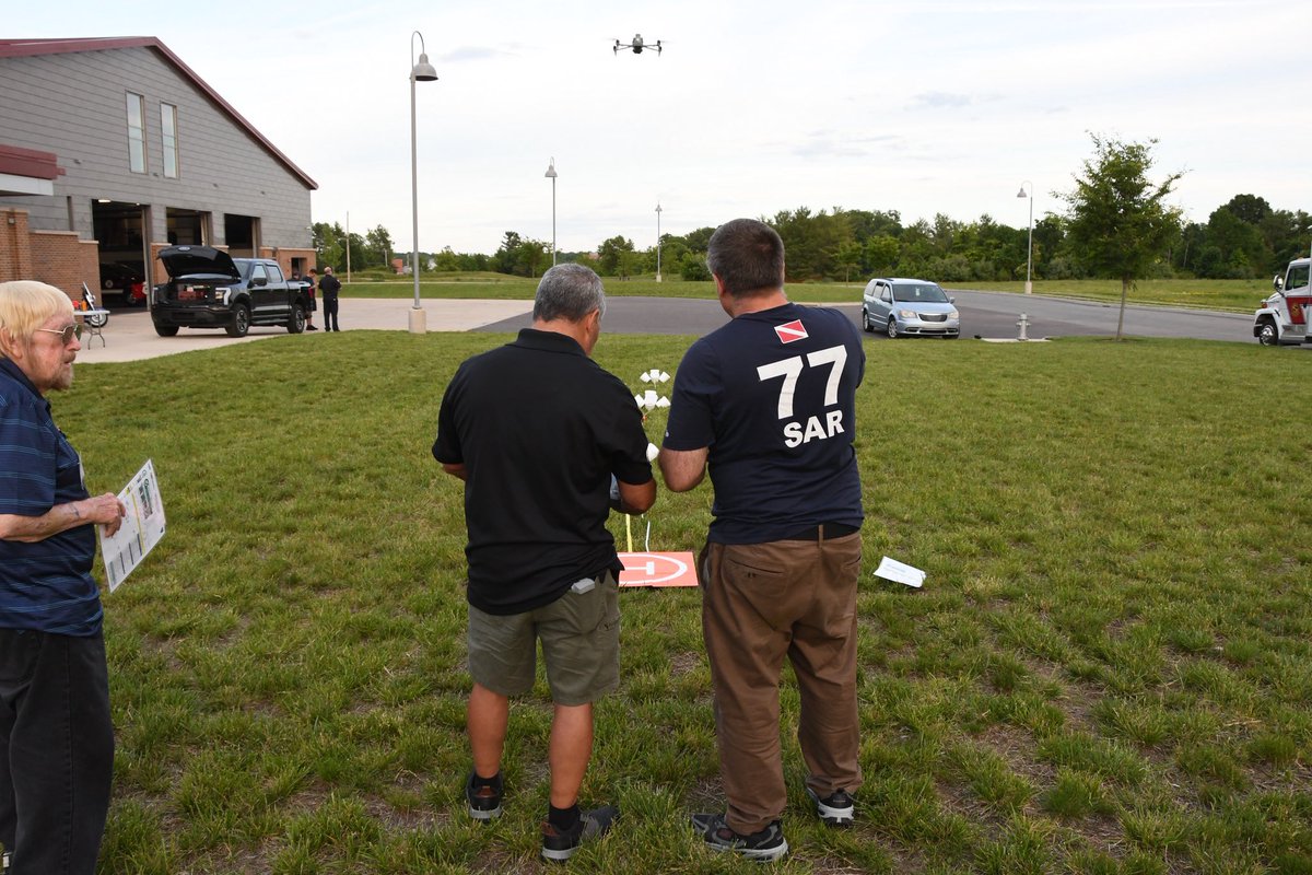 UPTDFES's tweet photo. These quick‑trial evaluations help ensure pilots maintain strong fundamentals—aircraft control, safety checks, &amp; consistent operational proficiency. We were joined by FAA‑licensed Remote Pilots from the @UpperProvPolice, Lower Providence Twp Police &amp; Friendship Fire Co SAR team. https://t.co/OoKijSx53G
