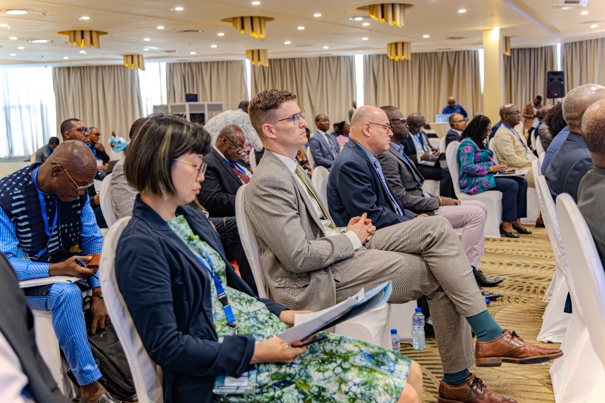 PnudTogo's tweet photo. Pourquoi la prévention des conflits est aujourd’hui une priorité régionale ?
Dans le golfe de Guinée, les risques ne sont plus isolés - ils sont interconnectés et transnationaux :
🌱 Conflits liés aux ressources naturelles
🌍 Pressions climatiques croissantes 
1/2 https://t.co/2BlzfXwGR7