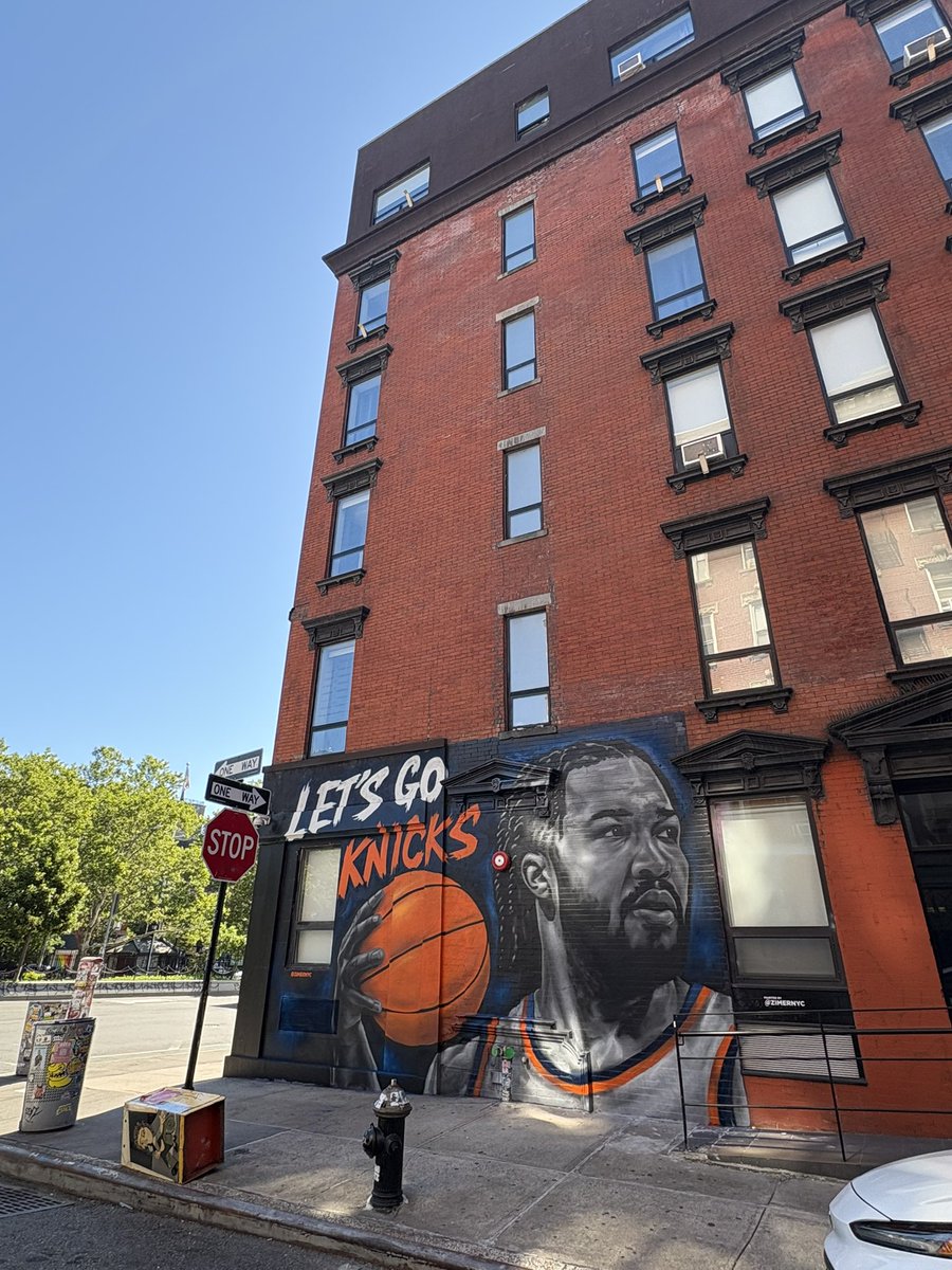 evgrieve's tweet photo. As the mural says, Let’s Go Knicks!” (I added the !) New mural of Jalen Brunson by Zimer on Houston &amp; Eldridge on the Lower East Side. @nyknicks https://t.co/pAZCVUGJwc