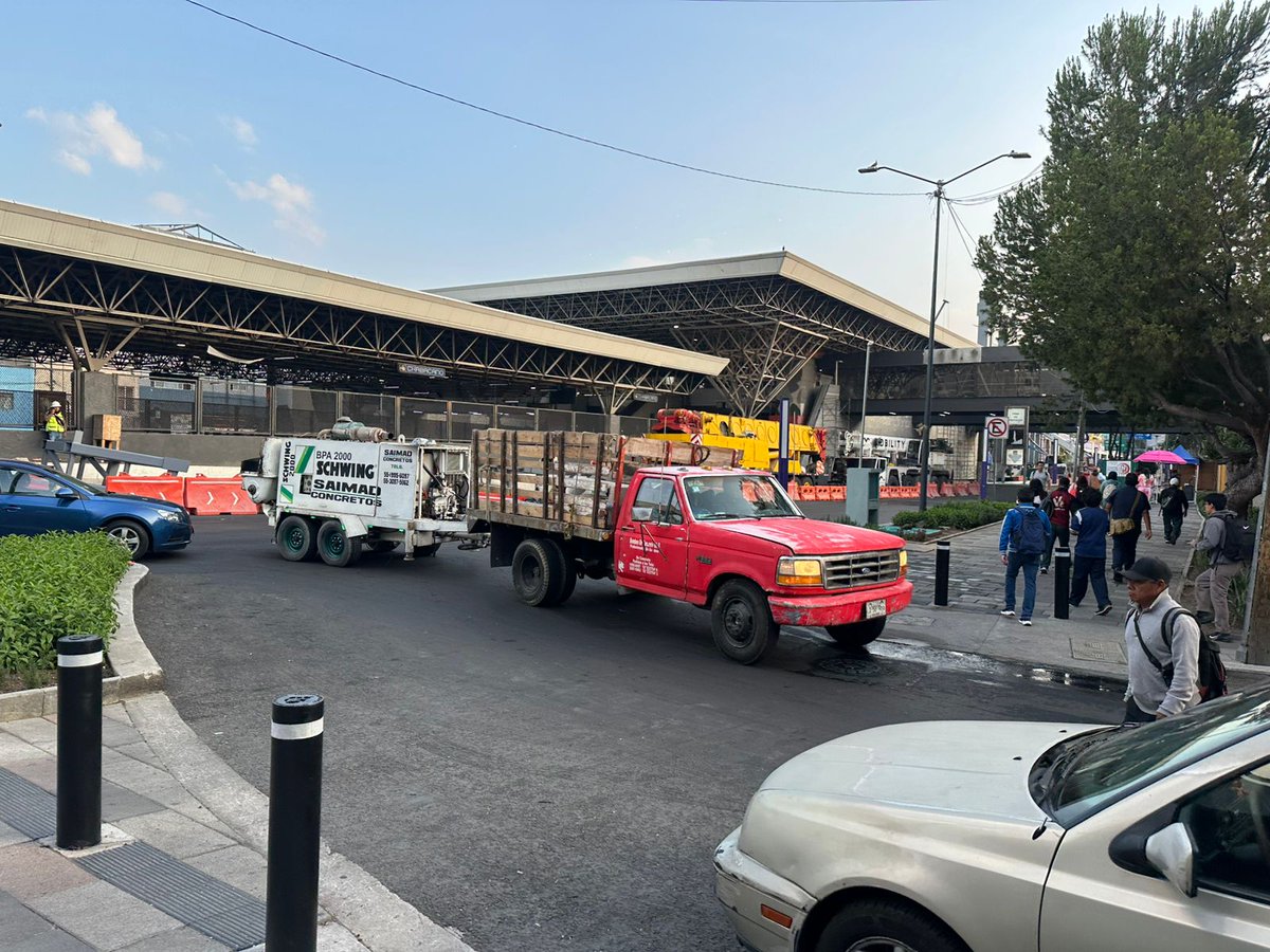 RaulGtzNR's tweet photo. Cerrado en calzada de Tlalpan a la altura de Chabacano 🚧. #Calzada #Tlalpan #Chabacano https://t.co/ISVe3z4vpR