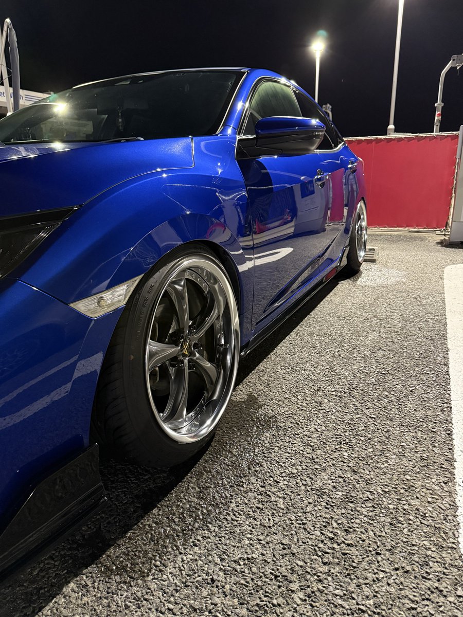 FK7_VTEC's tweet photo. 気になってたRUXCOATとやらを使ってみた
塗りたての艶はとりあえず申し分ないかな🤔
あとは完全硬化まで6時間？らしいから、その後の艶と撥水具合がいかがなものか🤔 https://t.co/xoK2XOOCO0