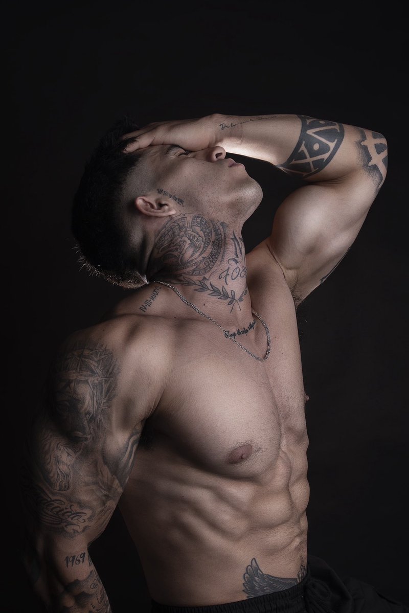 GioMalo_69's tweet photo. Que pase lo que tenga que pasar 🔥🖤
#GymLife #Fitness #Aesthetic #Tattooed #ModoDiablo #Fuego https://t.co/8PnnIlvkTx