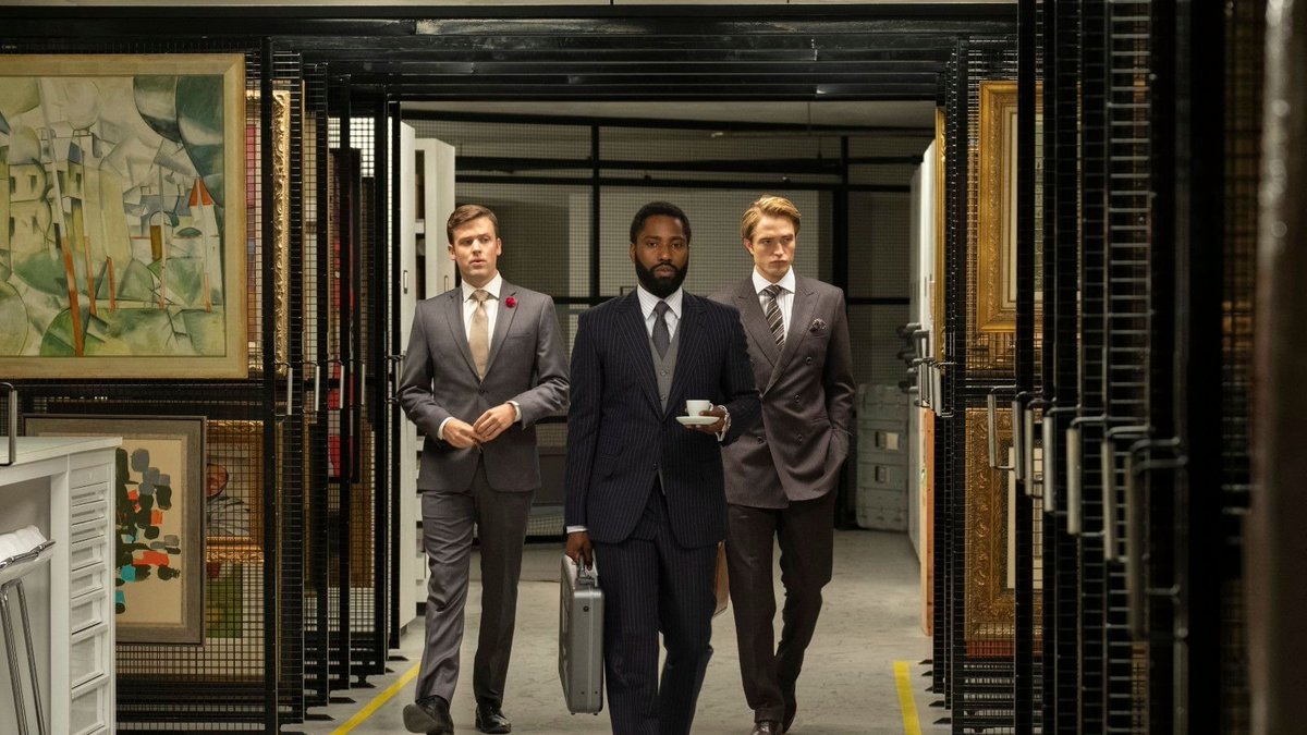 dailypop__'s tweet photo. Christopher Nolan explique pourquoi il réalise des films centrés sur le temps :

“Parce que le temps a toujours fait partie de ma vie. C’est le moteur de nos existences. On passe son temps à se battre contre lui. C’est le temps qui nous tourmente et qui nous hante sans relâche.” https://t.co/KJn16PwtHx