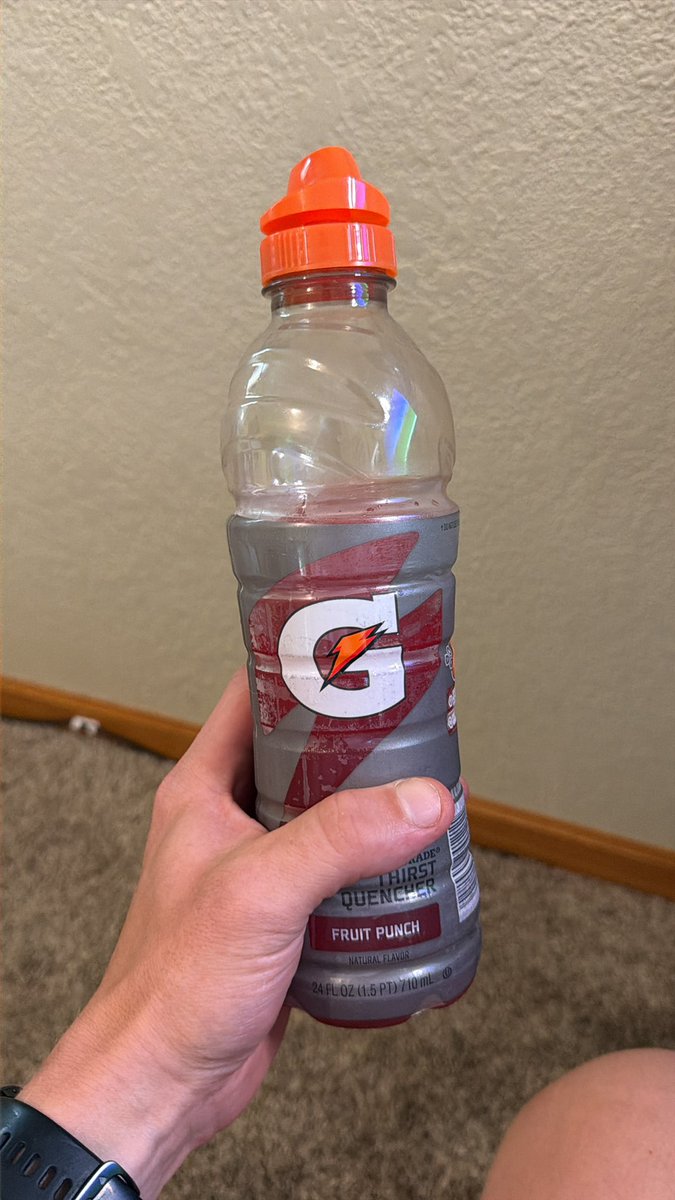 WyattzWorId's tweet photo. Gatorade tastes better out of these bottles https://t.co/w9TtnwJfA3