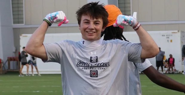 247Gamecocks's tweet photo. Jaytn Briles arrived to South Carolina’s camp on Tuesday with offers from Mississippi State and Texas Tech (among others).

On Wednesday morning, the 2028 WR posted about an offer from the #Gamecocks 

📲 https://t.co/trlBvKAfTx https://t.co/pdWmtlh9Xp