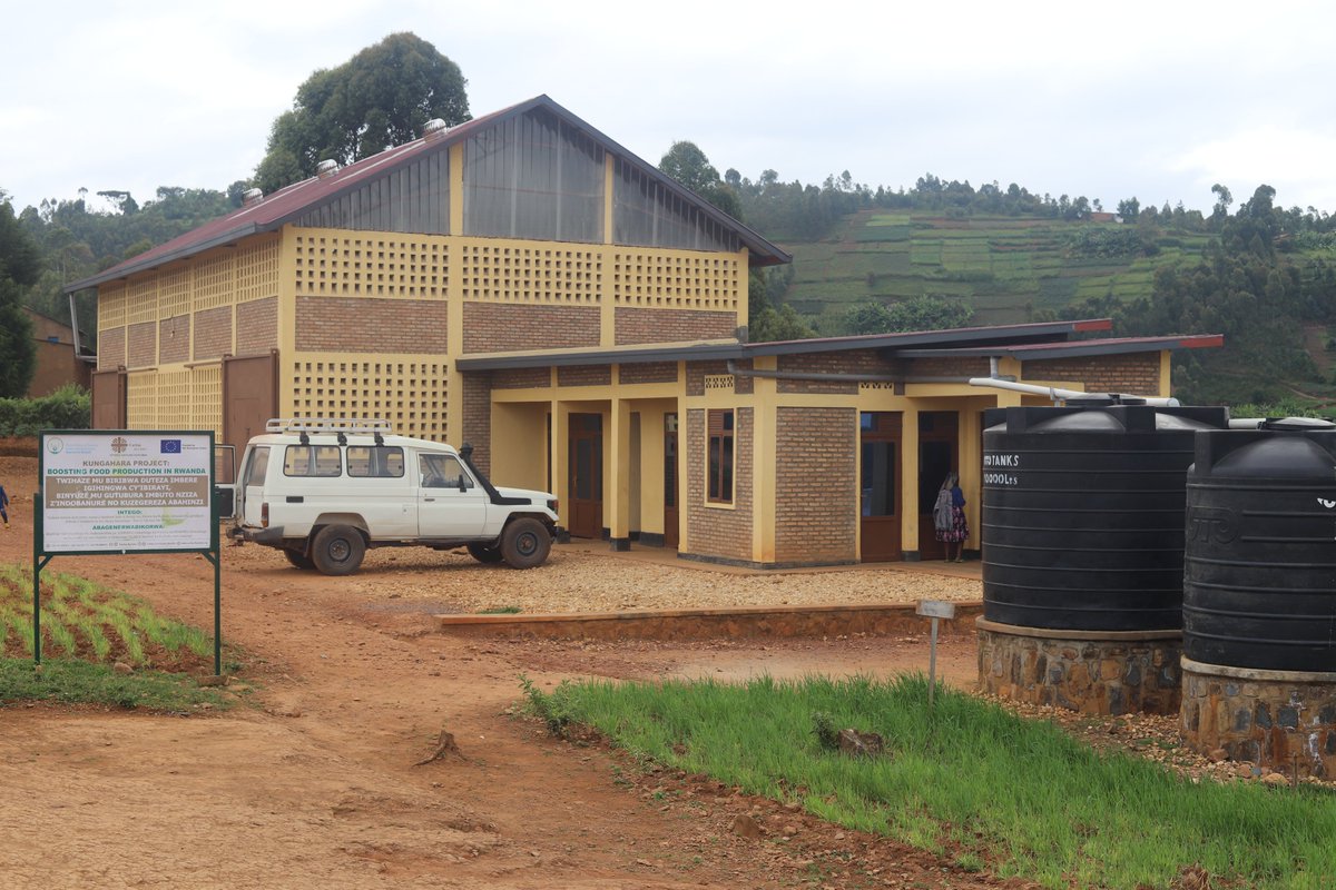 CByumba's tweet photo. KOAHIRU COOPERATIVE: These constructions (warehouse and greenhouse) to this Bushoki's cooperative continue to facilitate these farmers in Irish potato seeds production. 
One of activities of the Kungahara project of @CByumba and @rulindodistrict funded by @EUinRW https://t.co/uezVoB4S6M