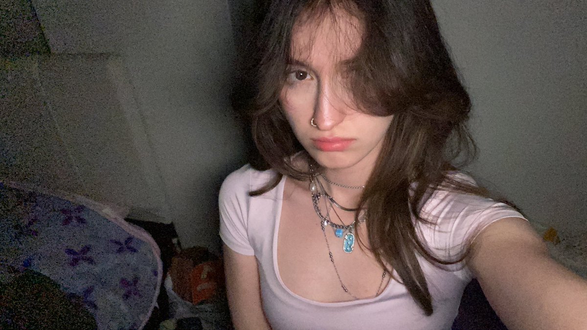 aleyna tweet media