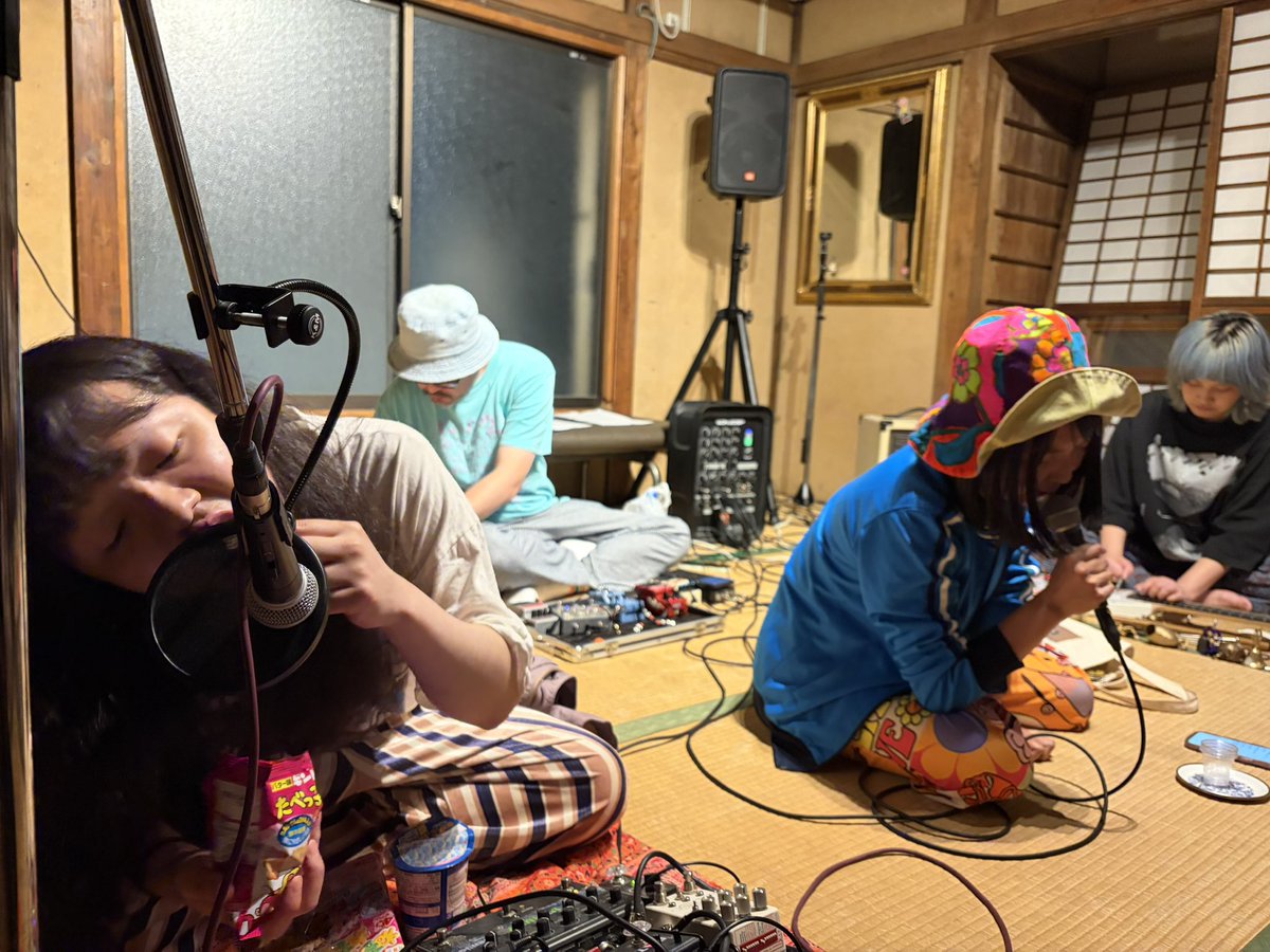 siranaiyone1's tweet photo. にゃんにゃんブーメラン
こいけのむさんとhamachiさんも加わった特別編成！今日ならでは！ https://t.co/V35XZiLzjI