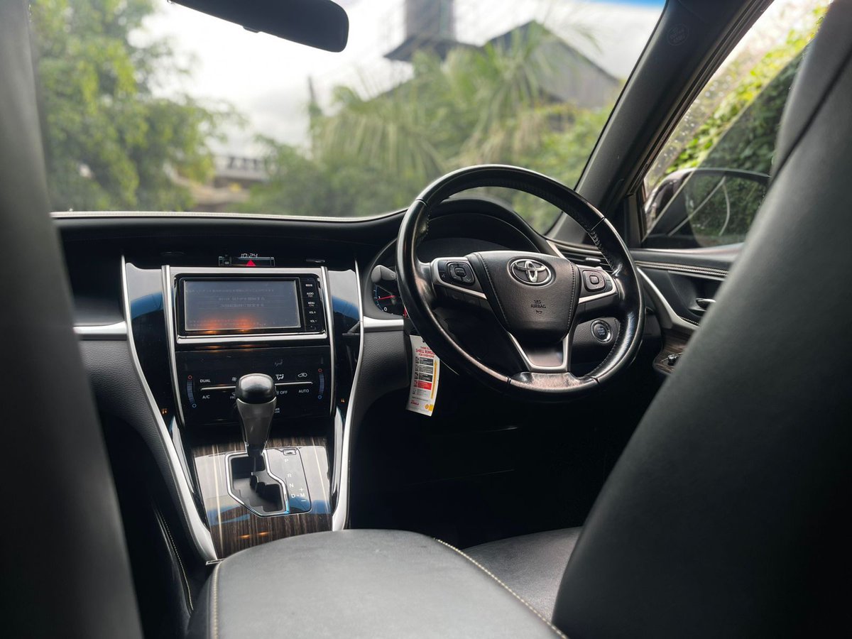 KevMbugz's tweet photo. 2015 Toyota Harrier
2000cc petrol engine 

💰KES 2.7M
0796943616//0113284843

* Leather Seats 
* Power Seats
*Reverse Camera 
*Parking Sensors
*Blind Spot Mirrors
*Alloy Wheels https://t.co/WghUPqflto