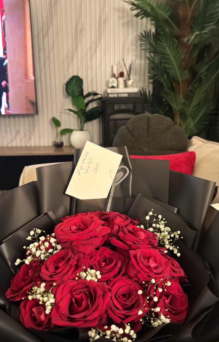 ailx70's tweet photo. جاء حنونًا بِكل خفّة، وضع يَدهُ فوقَ جرحِي "فَالتأم".♥️ https://t.co/tIA6jcX3O4
