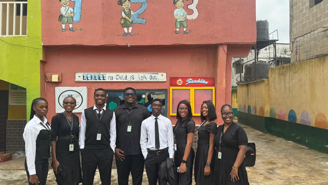 UBlinz's tweet photo. I and my team from the Human Rights Club, Faculty of Law, Paul University Awka, were able to touch the lives and souls of many kids today. All glory to God. From start to finish, the Children's Day Outreach was blessed and graced. Every moment was beautiful.Thank You, Father!🙏🏾✨ https://t.co/FaoBbEZp2L