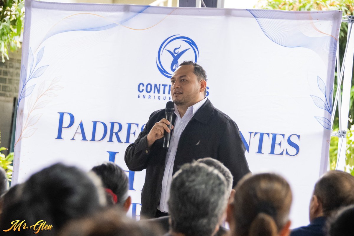 GoLopez77's tweet photo. Tuve el honor de participar en el evento perteneciente al programa "Rescatando Valores" impulsado y promovido por el diputado Héctor Sales y desarrollado en el Instituto "Abdul Gutiérrez" donde escuchamos la conferencia de Enrique Ortega sobre la familia y la salud emocional. 🤝 https://t.co/B2cbFEie8h