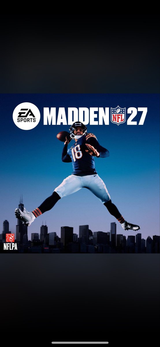 Just_jaRon's tweet photo. This was not how i wanted to start my Bears fandom journey off 🤦🏾‍♂️ Aye Caleb this cover ain't it my boy 😂😂😂😂  Madden Curse might be brought back for this 💀 https://t.co/NaULEKzyJZ