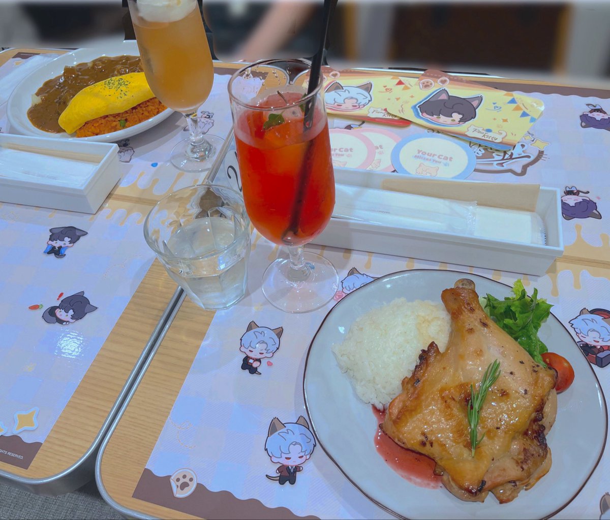 tsutsutsu_2's tweet photo. 先日佐々木とコラボカフェ行ってきました🐈🎀
ご飯もドリンクも美味しかったです🍴

 #恋と深空Cafe https://t.co/VtUOcUL17O