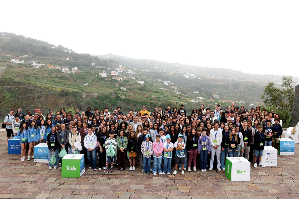 EcologicaGobCan's tweet photo. 🎥🌡️ El II Encuentro Regional de #IDAFE reunió en Moya a alumnado y profesorado comprometidos con la adaptación al cambio climático. 🏫☀️

🌿 Adaptarnos también empieza en las aulas.

#RedIDAFE #AcciónClimática #Canarias #FEDER https://t.co/2ilv0NK0y5