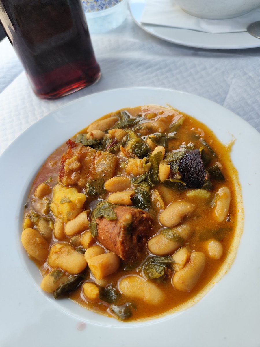 PAsturianu's tweet photo. POTE EN LA PANOYA ( La Corredoria - Oviedo)
Alegría encontrar sitios donde pongan un #poteasturianu de menú y un #TOPote. Compango idóneo, buena morcilla y chorizo, gran tocín. Caldín espeso con todo el sabor integrado.Fabes de las ricas. Todo más que perfecto en un pote de menú https://t.co/t0eofoBAhZ