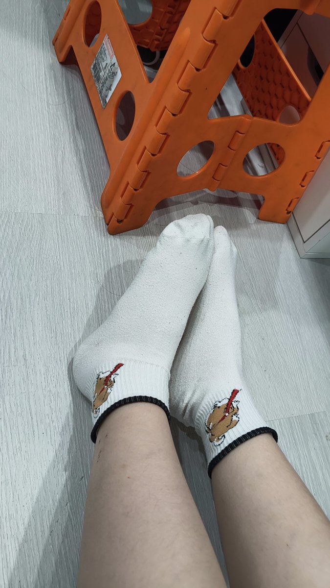 Sinyu2005Ff's tweet photo. 今天有上體育課！
是運動量爆棚的襪襪
800元會付脫襪影片，要的私訊🫡
#原味 #原味襪子 https://t.co/jsg4m3ToLR
