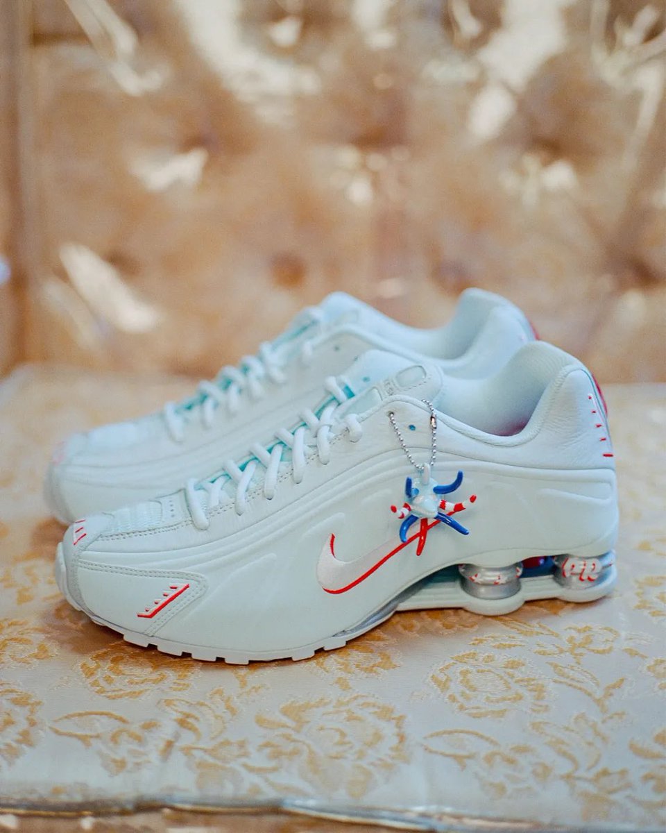 sdmlinks's tweet photo. 🇵🇷 Nike prepara lançamento do Shox R4 inspirado em Porto Rico. 

A edição especial homenageia a bandeira original criada por porto-riquenhos em Nova York, em 1895. https://t.co/YbFnw0nITO