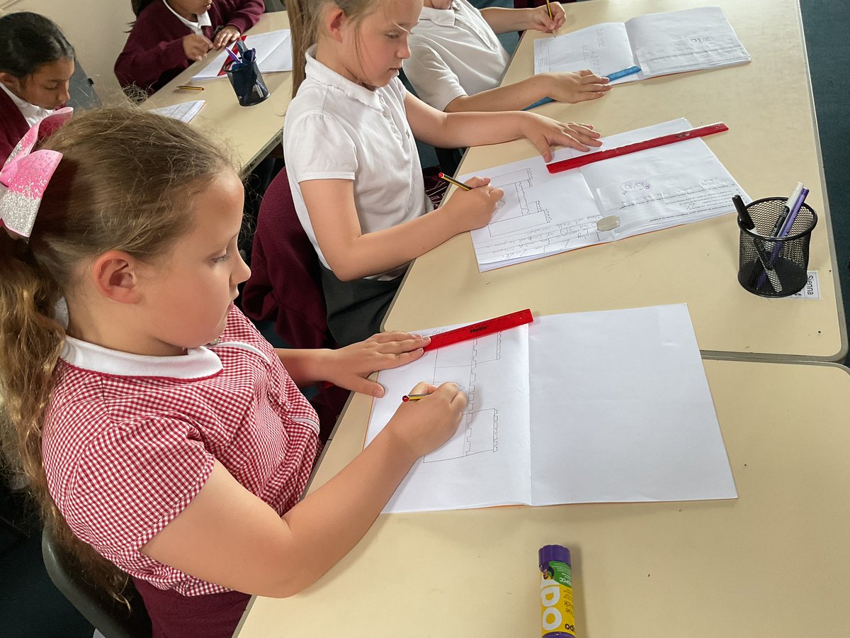 Holytrinityrc's tweet photo. As we start our new D&amp;T topic of constructing castles, Class 3 researched features of castles to really know about the, before we design and construct.
#DesignandTechnology
@RomeroCAT1 @kapowprimary https://t.co/LgEdJ8xSxU