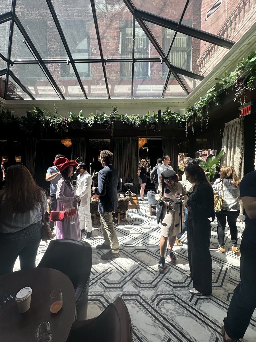 AnishaUDebate's tweet photo. Lovely meeting consumer investors at The Ned this morning! https://t.co/jtxo8uO43T