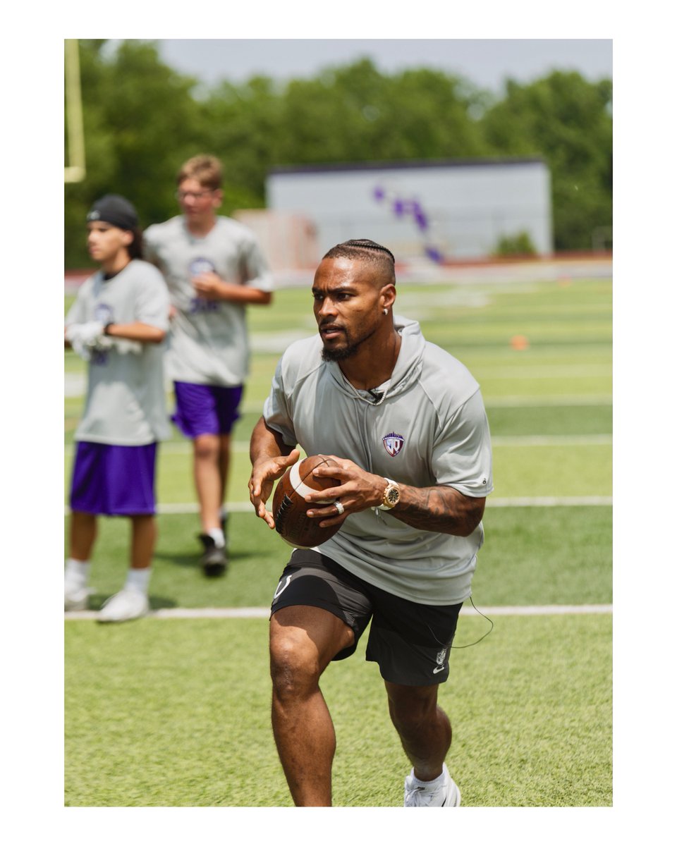 cdotvisuals's tweet photo. Another year photographing for Jonathan Owens and the Jonathan Owens Foundation Annual Football camp • Always appreciate my dawg hitting me to capture him giving back to where he started 🏈📸 • #ShotbyDot https://t.co/whJ04eCnCe