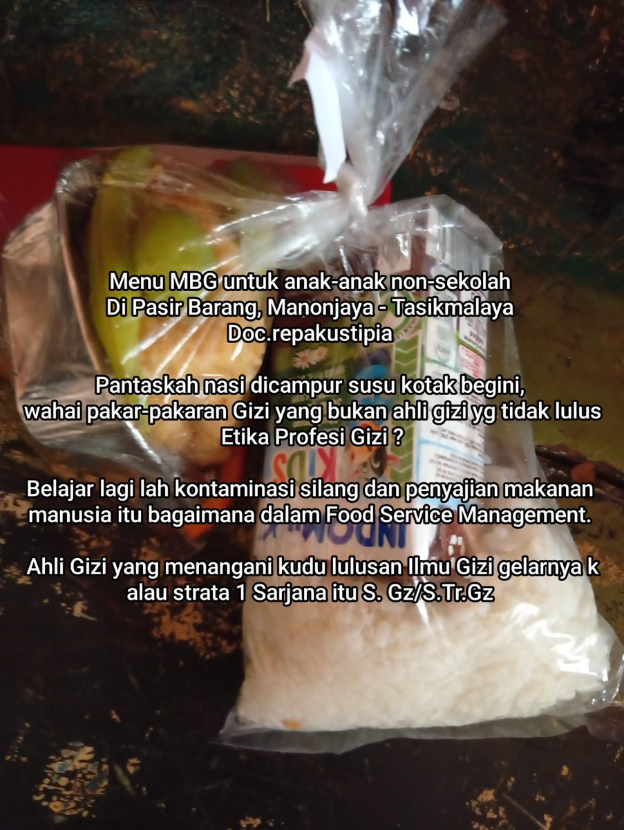 repakustipia's tweet photo. @unmagnetism Teuing un, gelap. Liat hey kalian mau ga makan makanan MBG kaya gini ? https://t.co/bTT6E6EdOB