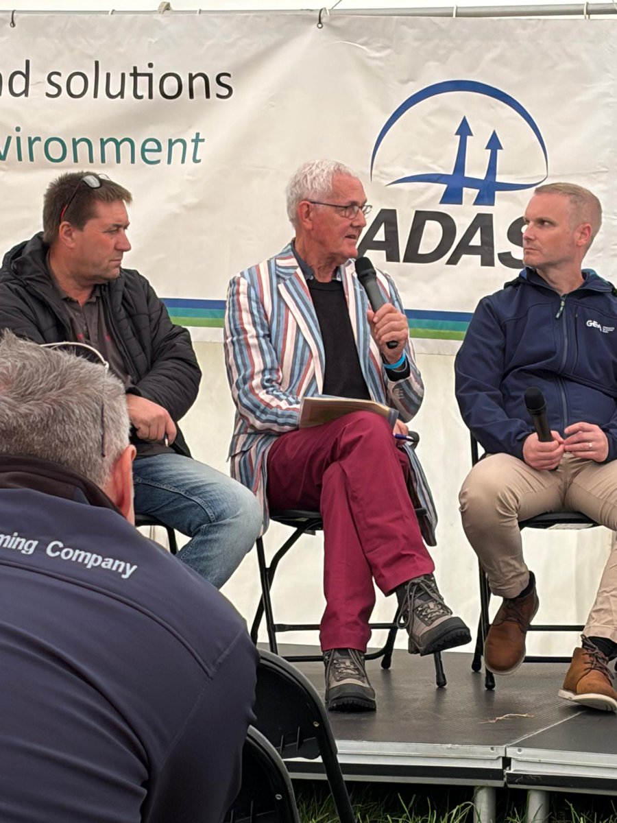 SylgenAH's tweet photo. A great first day at Muck Management UK. Director, Romney Jackson, was in the hot seat answering questions about soil microbes, soil health &amp; optimising plant growth

We're back tomorrow for more demos &amp; technical discussions. If you're there, do drop by our stand for a chat. https://t.co/BB3UUfiyAG