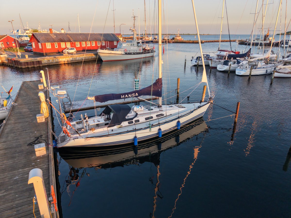 TGiannikopoulos's tweet photo. Eine Woche als Segellehrer &amp; Skipper auf der Ostsee: Von Kolding bis durch die dänische Südsee. 

Mein Grundsatz bleibt: Wer brüllt, kann nicht führen.

Segeln ist mehr als Technik – es ist Teamarbeit, Vertrauen und oft auch eine Reise zu sich selbst. ⛵

#Segeln #Führung https://t.co/LSxnBJflZ3