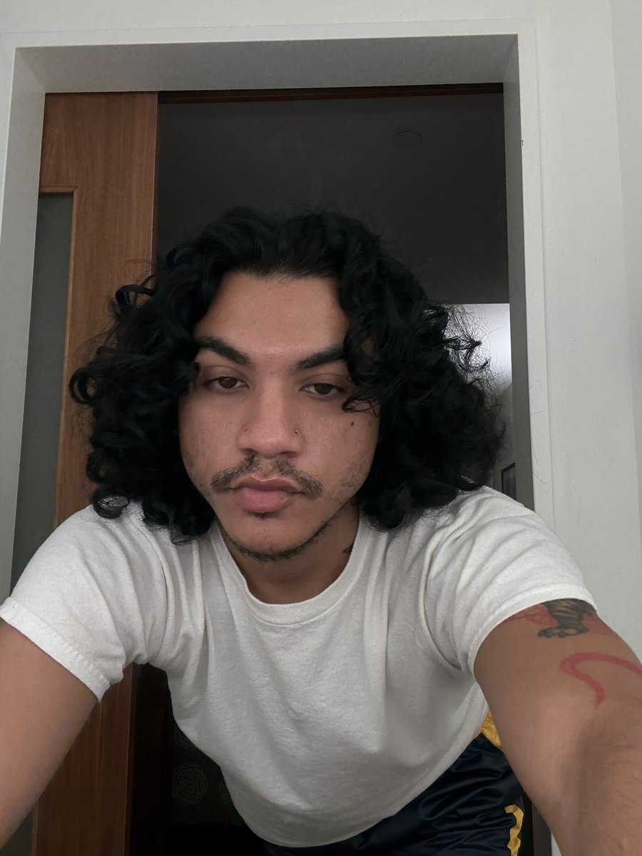 jvstyng's tweet photo. should i grow it back ? https://t.co/CbHLXSl0EX