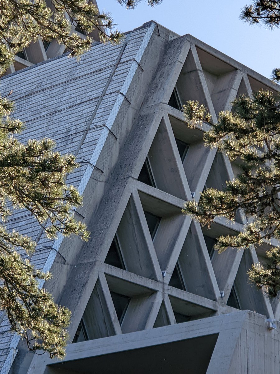 guybrrrush's tweet photo. Santuario di Monte Grisa
#Brutalist #Trieste
1/2 https://t.co/bNfGUZAnx0