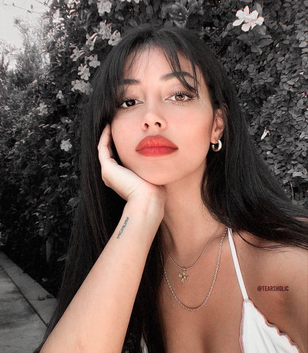 TEARSH0LIC's tweet photo. ㅤㅤㅤㅤㅤㅤㅤ

ㅤㅤyour𝗽𝗼𝗸𝗲evee : Les dije, no me dejen hacerme el fleco.

ㅤㅤㅤ https://t.co/C74NJ8Worq