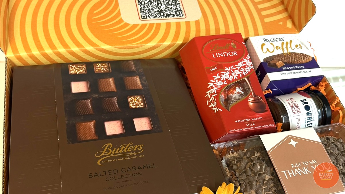 BasketsGalore's tweet photo. Today's Gift Basket Of The Day was the "The Big Thank You Hamper" 🙏 

https://t.co/b2M2D7zwHN

Follow &amp; RT to enter #prize draw to #win a Gift Basket. 

More info via our blog. 

#giftbasketoftheday #gifts #competition #giftbasketsrule #thankyougift https://t.co/bm5ZojDDkH
