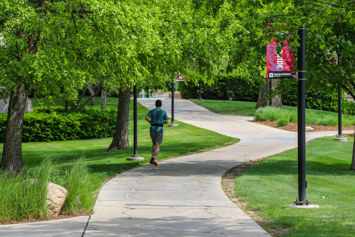 IUSouthBend's tweet photo. Summer is one of the best times to experience campus scenery.  Whether you're visiting or taking a break between classes, there are several outdoor walking trails, including a one-mile trail that takes you through campus.

View trail route maps at: https://t.co/80VDfNQJR6 https://t.co/9kYqr3YLWW