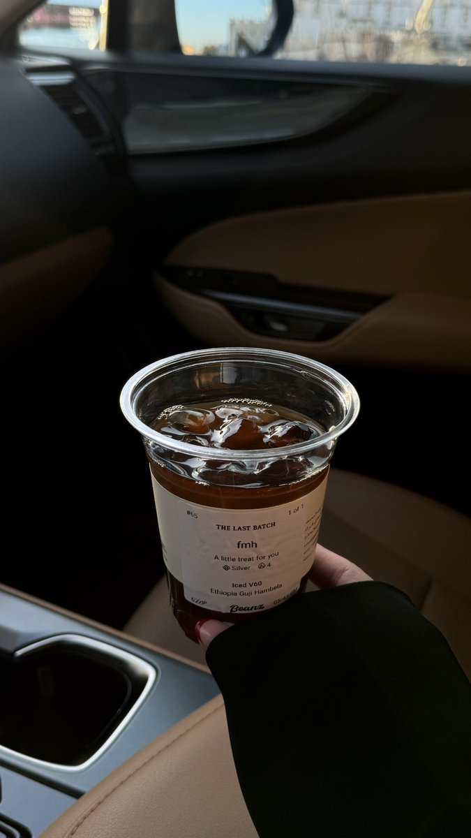 ffamhh's tweet photo. قررت أعطيهم فرصة 🥰
الـ guji Iced v60 ما خيب ظني 10/10 https://t.co/ivgZTYilel