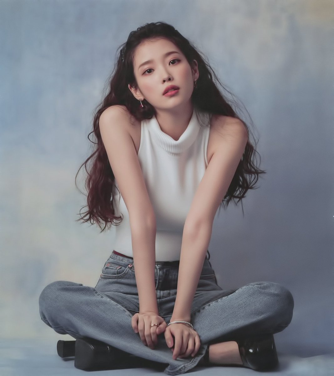 friummel's tweet photo. iu in this concept is living in my mind 24/7 rent free https://t.co/ts0FNLKT3T
