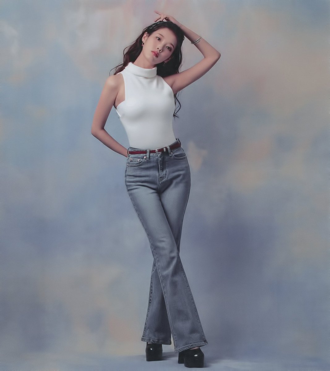 friummel's tweet photo. iu in this concept is living in my mind 24/7 rent free https://t.co/ts0FNLKT3T