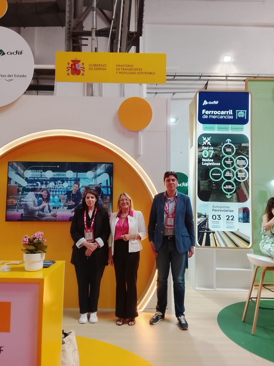 ZFSevilla's tweet photo. Hoy @ZFSevilla está en el #SIL2026, encuentro logístico, industrial y transporte mas importante del sur de Europa organizado por @ConsorciZF
@CarmenTovarRo:"trabajamos para impulsar la competitividad y la proyección internacional de nuestro territorio". https://t.co/w0xsO8HTLS