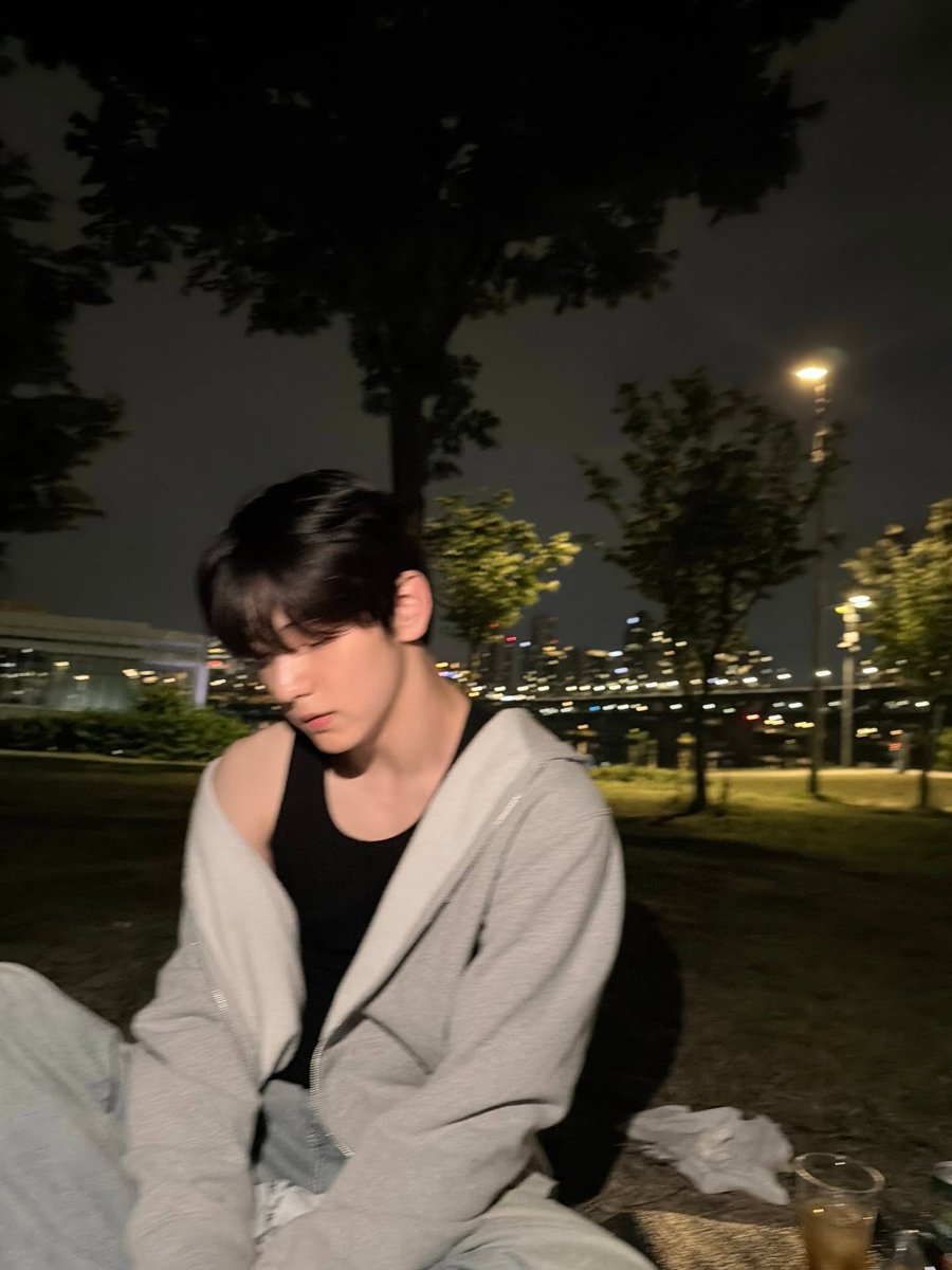 엘 tweet media